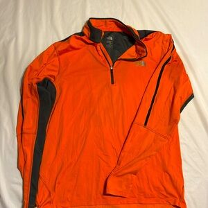 North Face Men’s Quarter Zip - Size L Standard